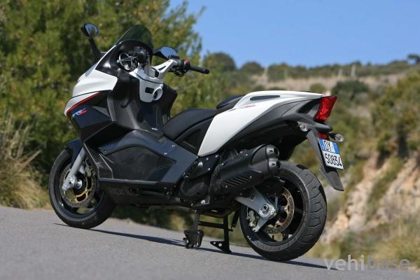 Aprilia SRV850