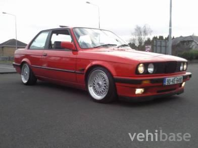 BMW 318is (E30)