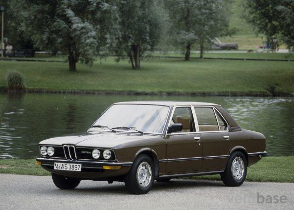 BMW 525 (E12)