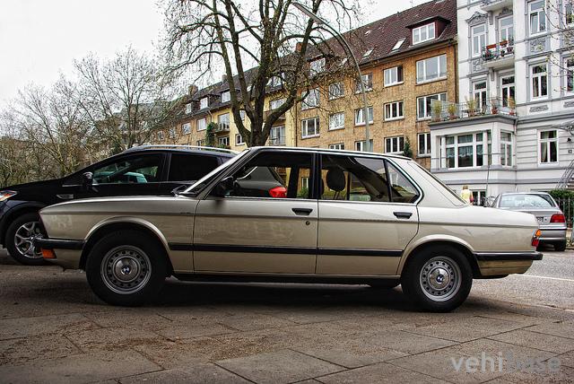 BMW 525e (E28)