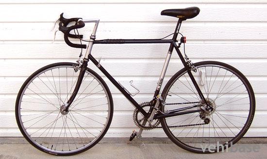 Bridgestone 700