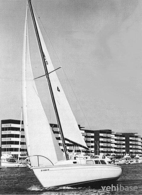 Capital Yachts Newport 30-1