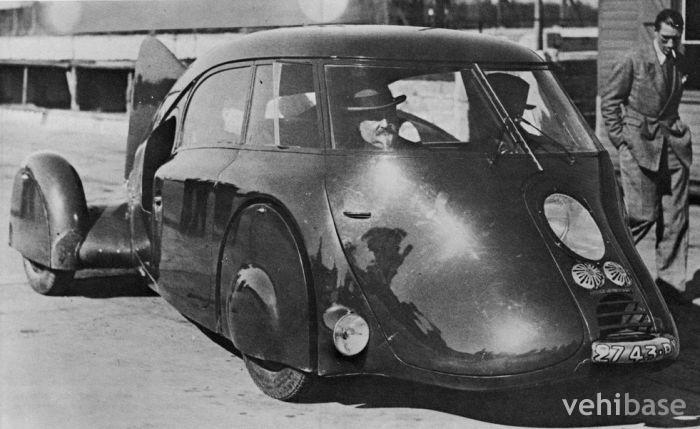 Dubonnet Dolphin