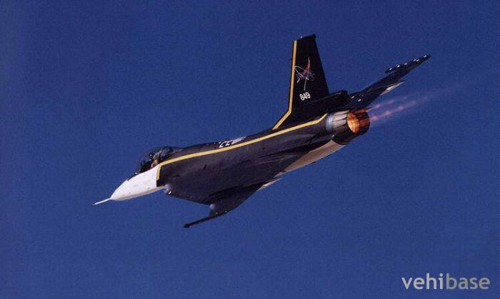 General Dynamics F-16XL