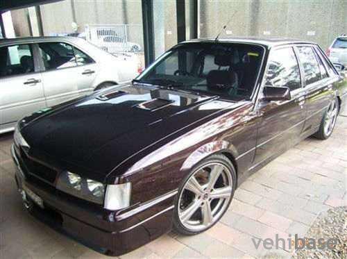 Holden VK Calais Sedan