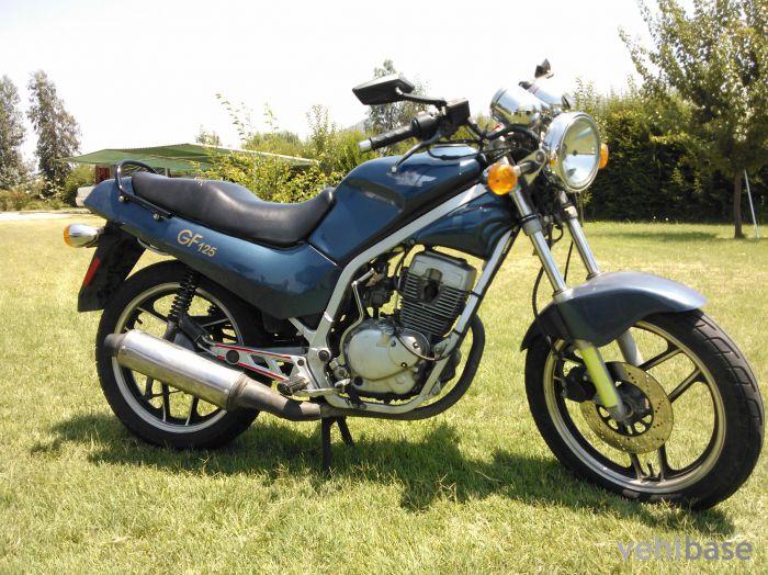 Hyosung GF 125