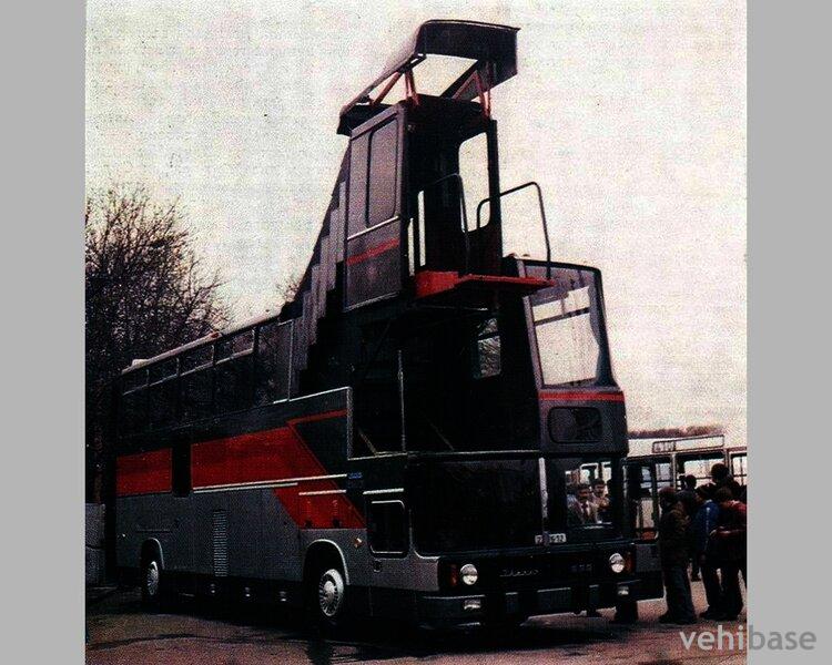 Ikarus 695.02