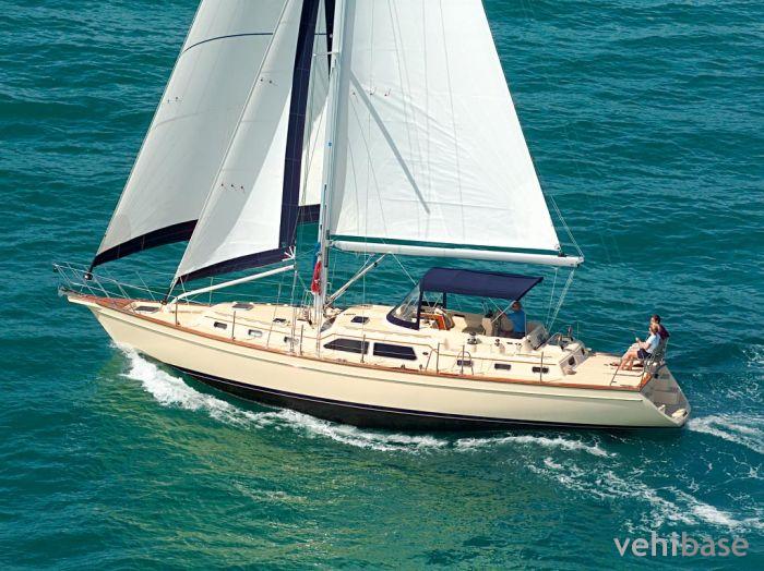 Island Packet 485