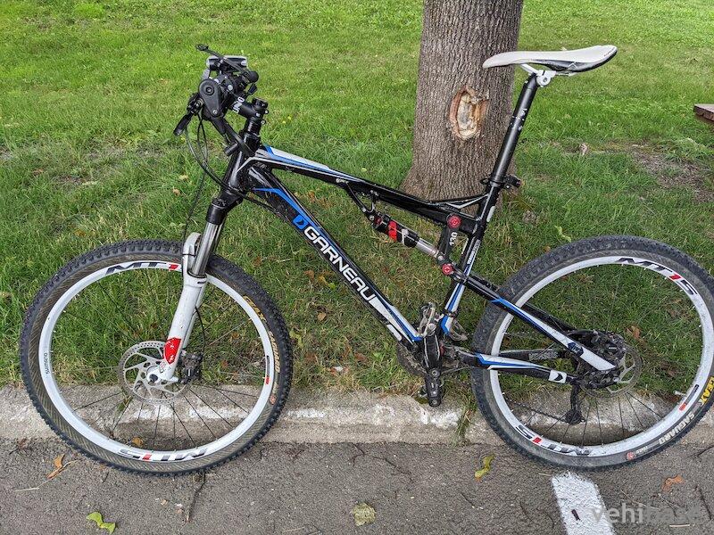 Louis Garneau Versus AM1