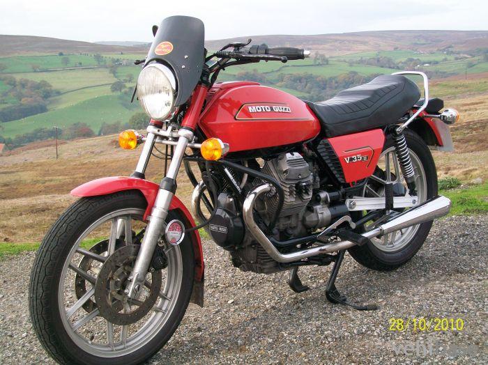 Moto Guzzi V35 II