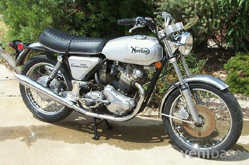 Norton Commando 750
