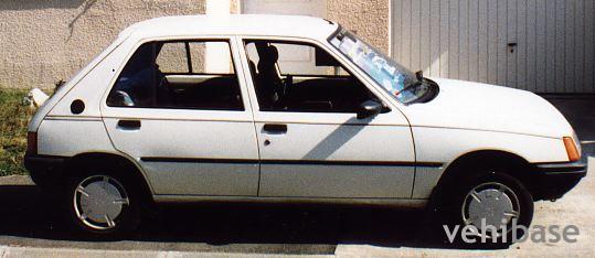 Peugeot 205 GRD