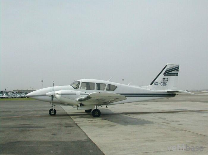 Piper PA-23 Aztec