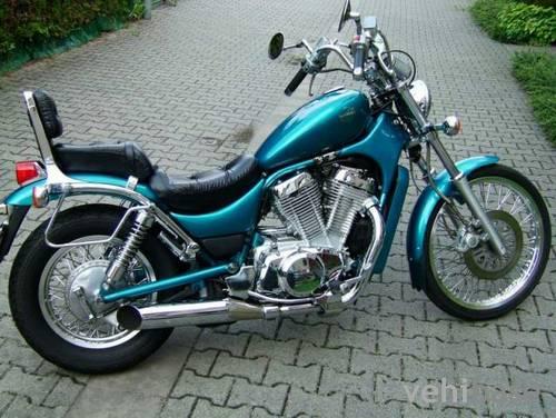 Suzuki VS 600 GLF Intruder