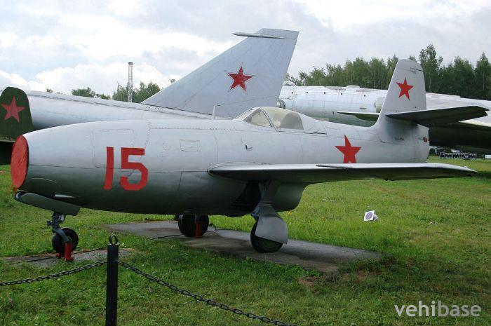Yakovlev Yak-17