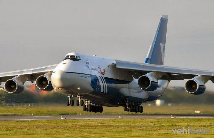 Antonov An-124 Condor