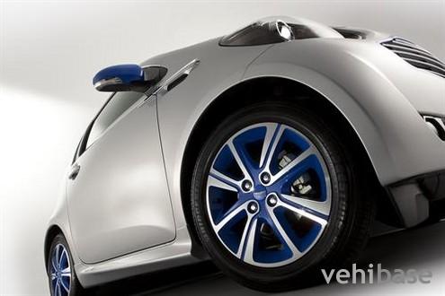 Aston Martin Cygnet & colette