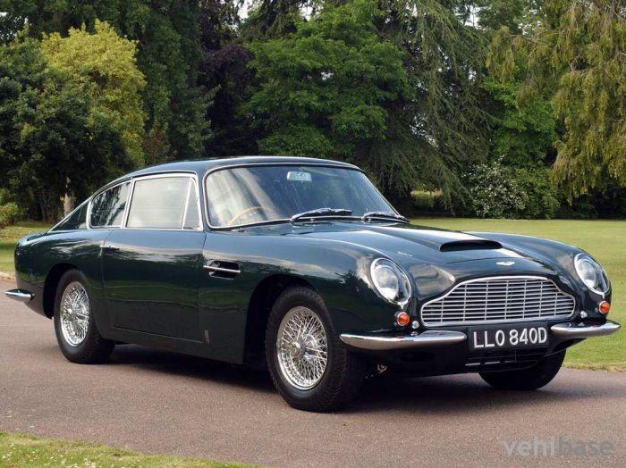 Aston Martin DB6