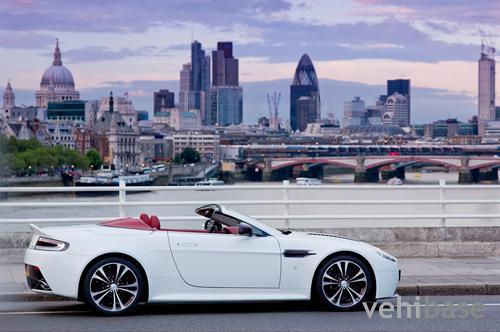 Aston Martin V12 Vantage Roadster