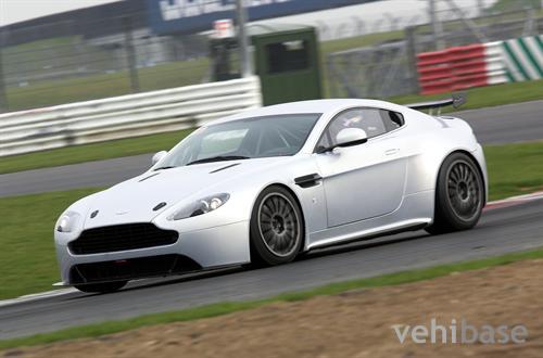 Aston Martin Vantage GT4