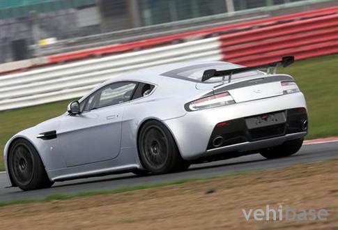 Aston Martin Vantage GT4