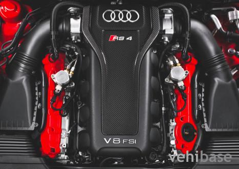 Audi RS4 Avant V8