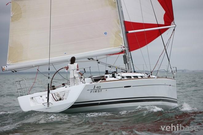 Beneteau First 40