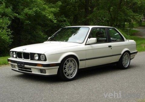 BMW 318i (E30)