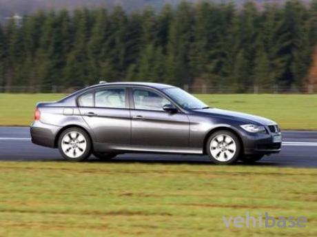 BMW 318i (E90)
