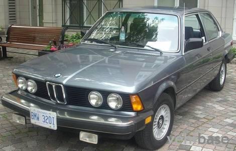 BMW 320i (E21)