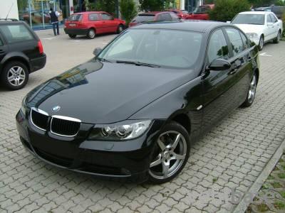 BMW 320i (E90)