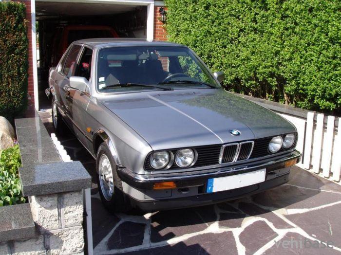 BMW 324d (E30)