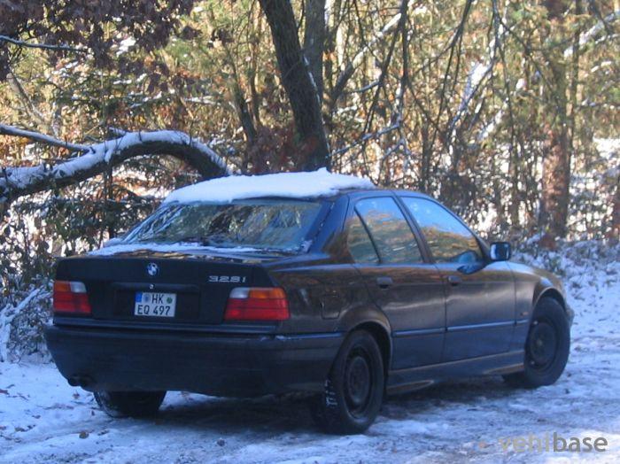BMW 328i (E36)