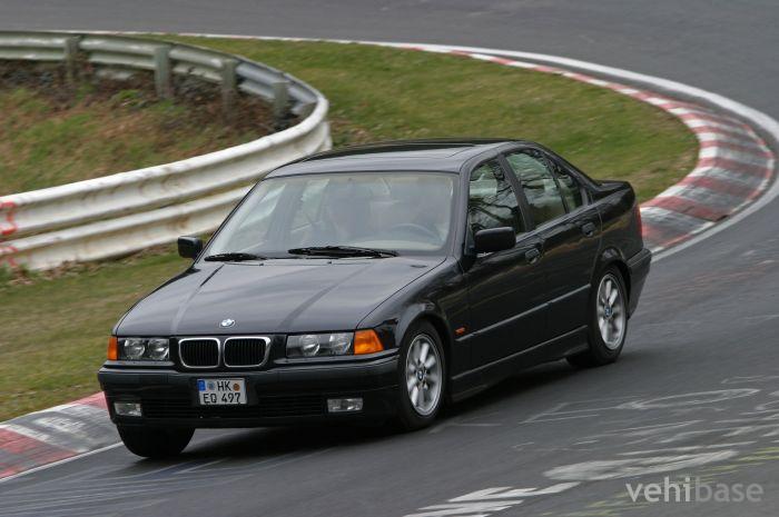 BMW 328i (E36)