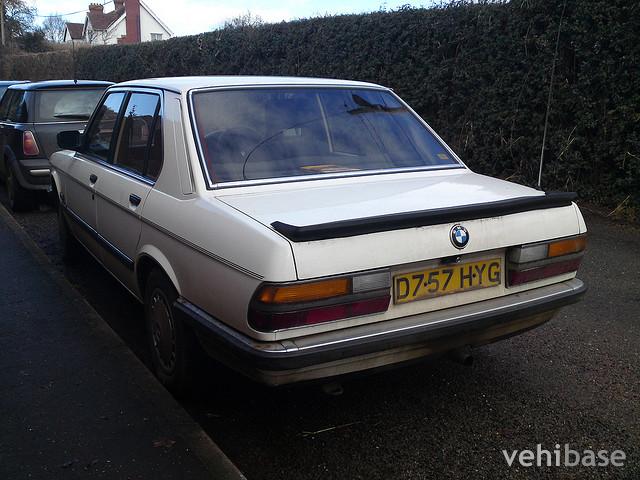BMW 518i (E28)