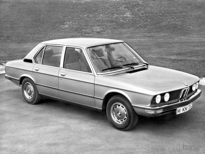BMW 520i (E12)