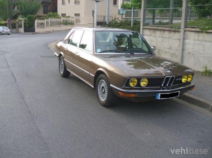 BMW 528i (E12)