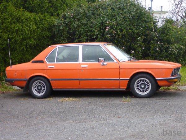 BMW 528i (E28)