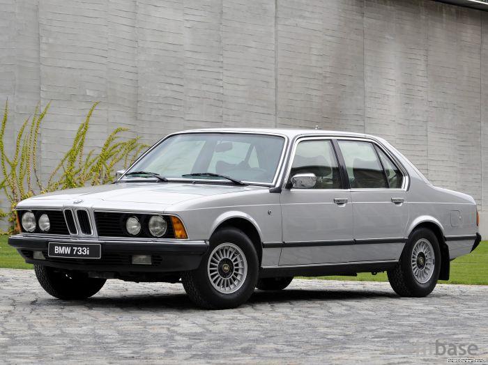 BMW 733i (E23)