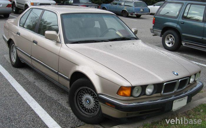 BMW 740i (E32)