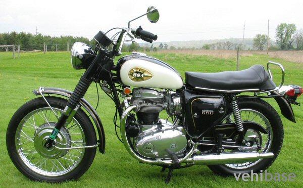 BSA A 65 Lightning