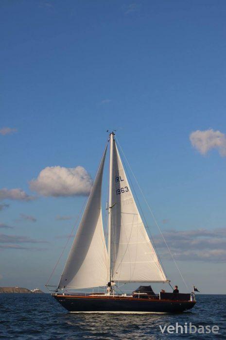 Camper & Nicholson 36