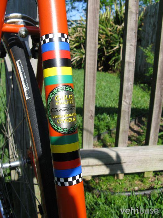 Crescent Pepita Special