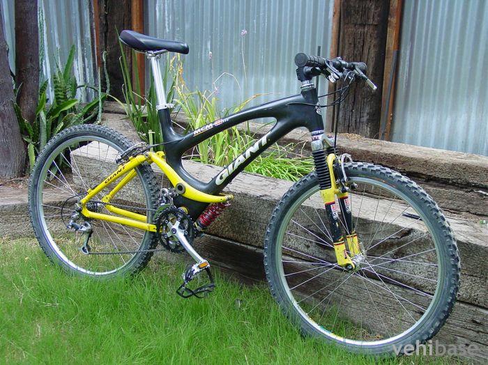 Giant MCM 990