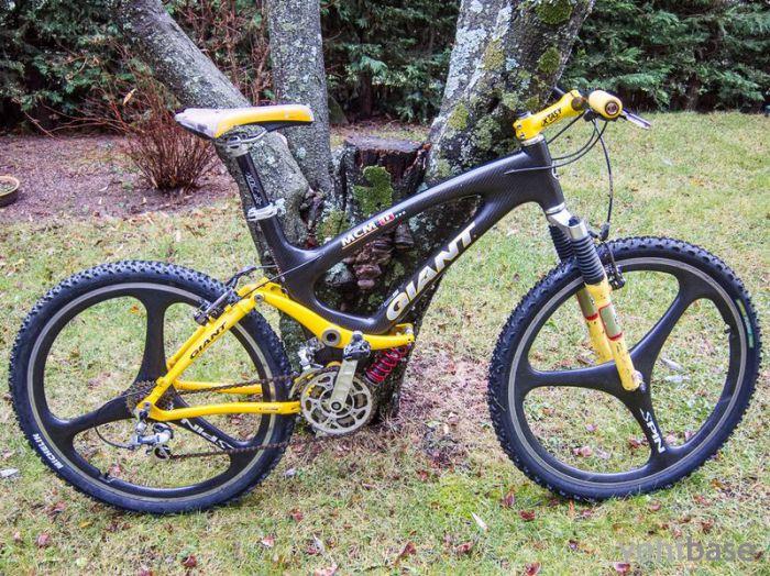 Giant MCM 990