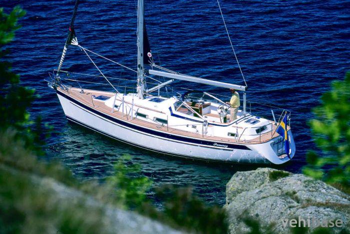 Hallberg-Rassy 37
