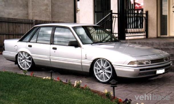 Holden VL Calais