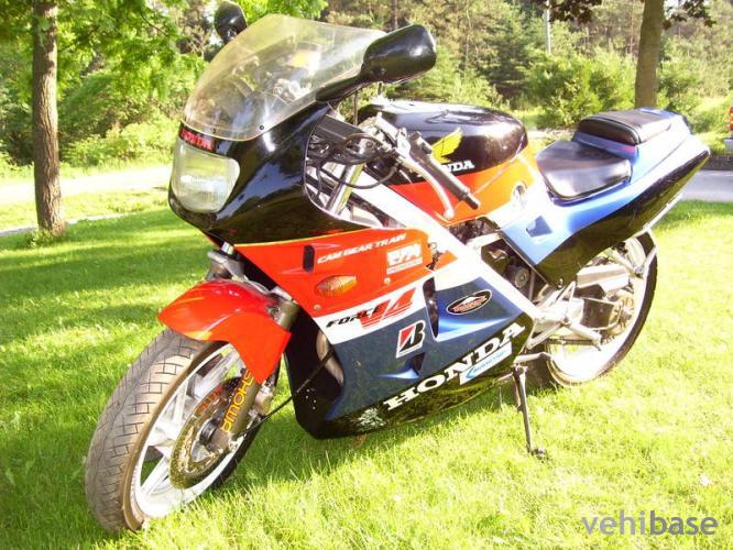 Honda VFR 400 NC24