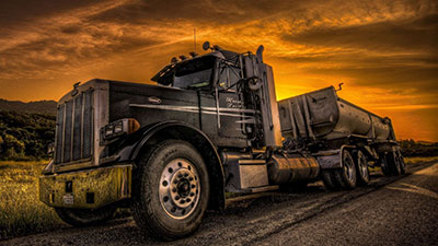 Trucks, Tractors & Heavy Vehicles