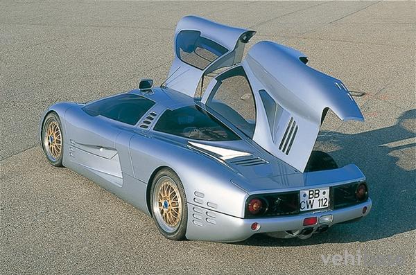Isdera Commendatore 112i
